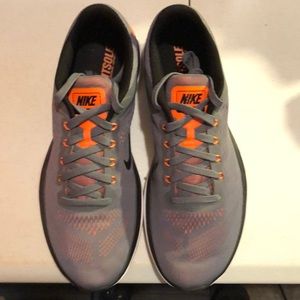 Nike men’s size 12 make offer